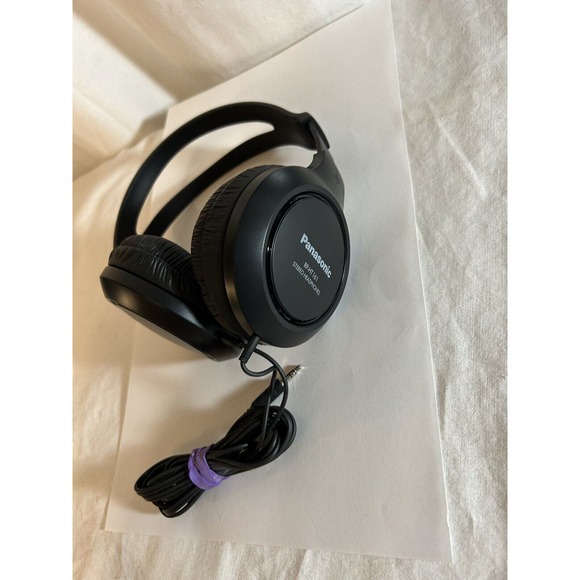 Panasonic Headphones RP-HT161-K Full Sized Over The Ear Lightweight Long Corded - Picture 1 of 3